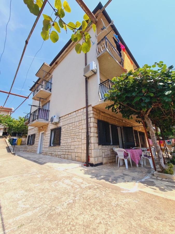 Apartments Viktorija Pula Luaran gambar