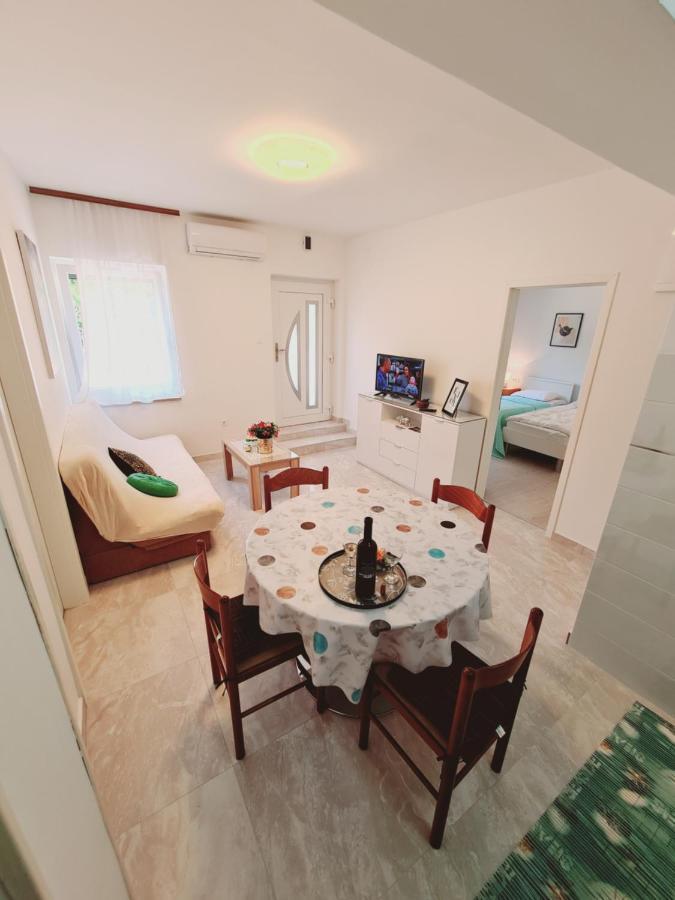 Apartments Viktorija Pula Luaran gambar