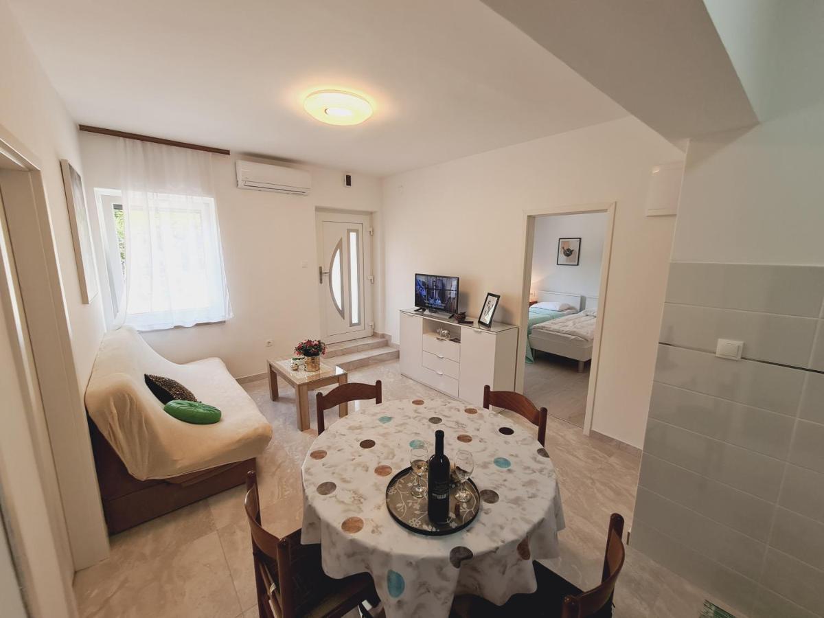 Apartments Viktorija Pula Luaran gambar